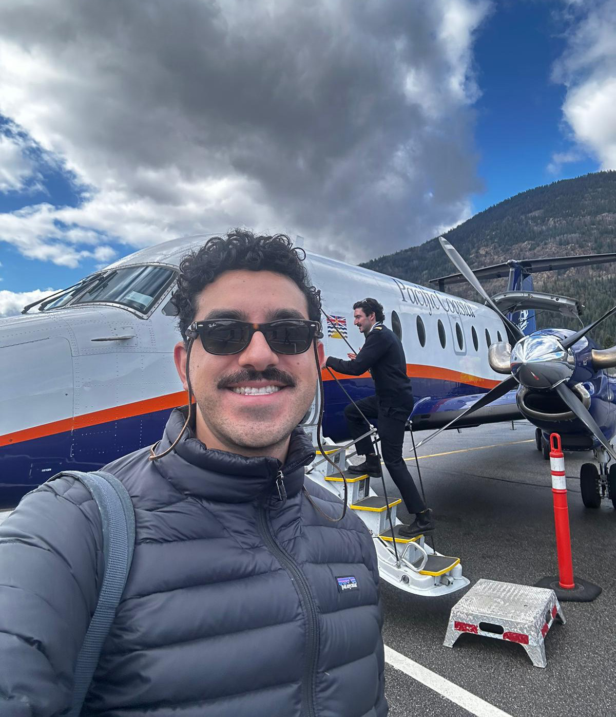 Enrique Sáez Salgado arriving by plane in Trail, British Columbia