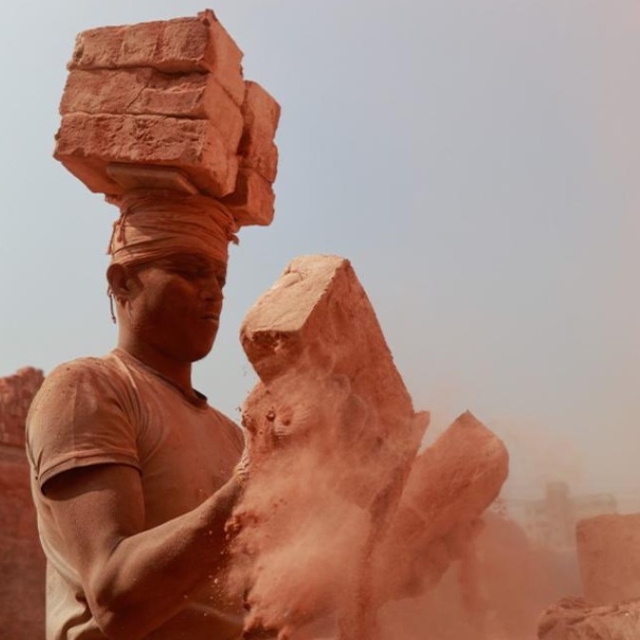  Suvra Kanti Das/Getty Images. )