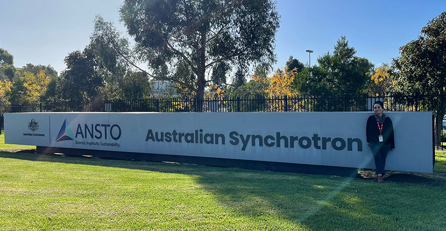 Olivia Mejías at the Australian Synchrotron