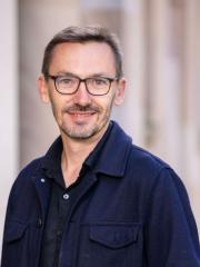 Professor Daniel Franks Professor Daniel Franks